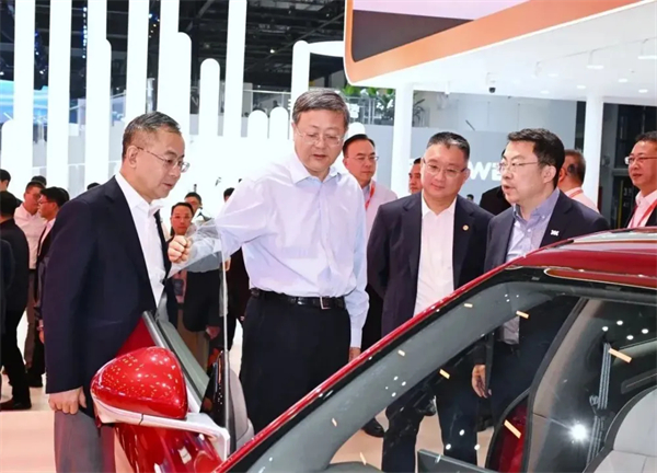 党代会系列报道（四）丨以高质量党建引领高质量发展，加快建成世界一流汽车集团
