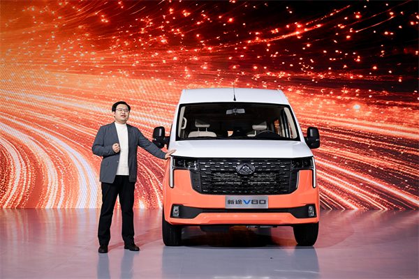 跑得猛、花得少、养得省、全场景！“全场景高价值轻客”上汽大通新途V80 9AT荣耀上市，全面高人一档